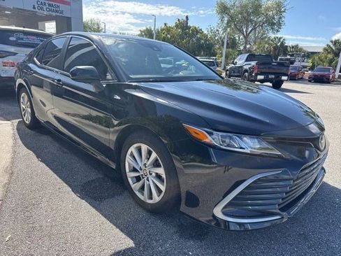 Used 2023 Toyota Camry LE image 6