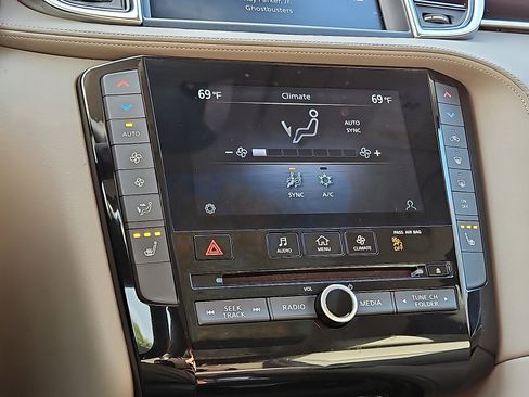 Used 2023 INFINITI QX50 Luxe image 16