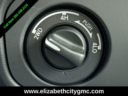 Used 2025 Nissan Frontier PRO-4X image 30