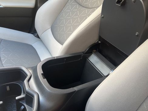 Used 2025 Toyota RAV4 XLE image 27