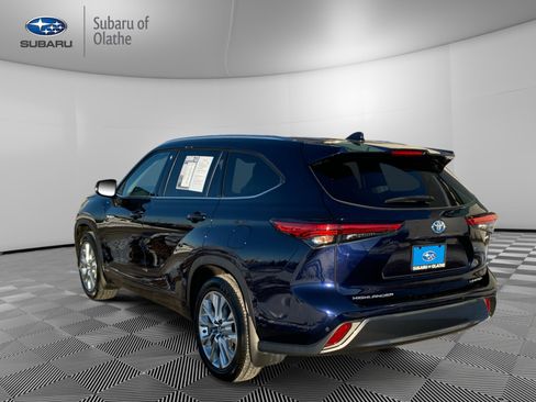 Used 2021 Toyota Highlander Limited image 9