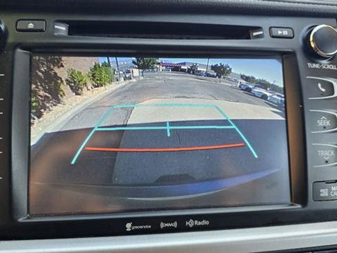 Used 2019 Toyota Highlander XLE AWD/4WD image 22