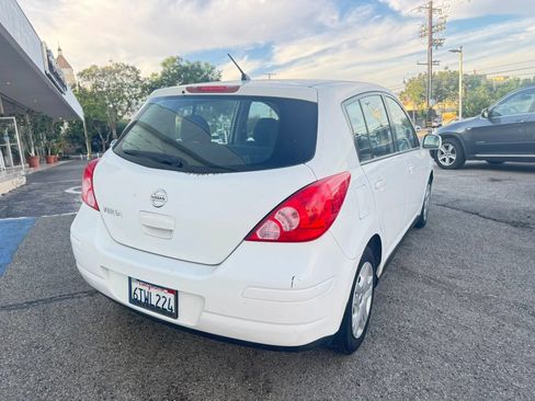 Used 2011 Nissan Versa 1.8 S w/ Plus Pkg FWD image 2