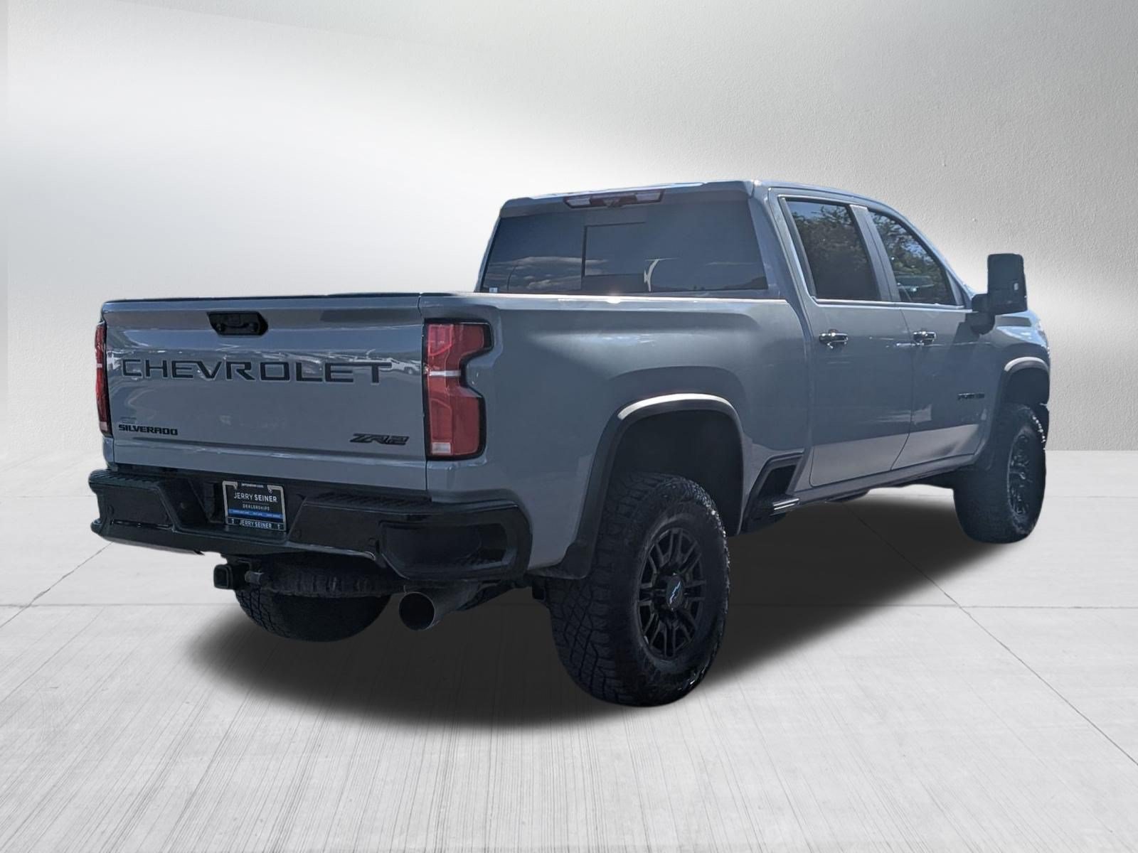 Used 2025 Chevrolet Silverado 2500 ZR2 w/ Technology Package AWD/4WD image 5