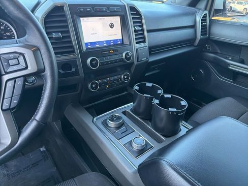 Used 2020 Ford Expedition XLT image 18