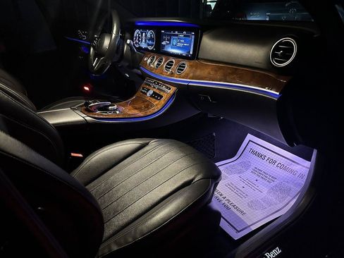 Used 2019 Mercedes-Benz E 300 4MATIC w/ Driver Assistance Package image 40