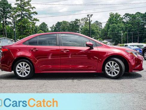 Used 2022 Toyota Corolla LE w/ LE Premium Package FWD image 2