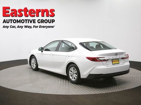 Used 2025 Toyota Camry LE image 63