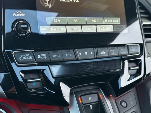 Used 2024 Honda Odyssey Sport image 17