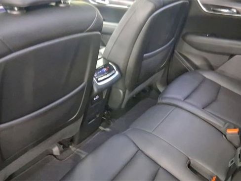 Used 2022 Cadillac XT6 Luxury image 26