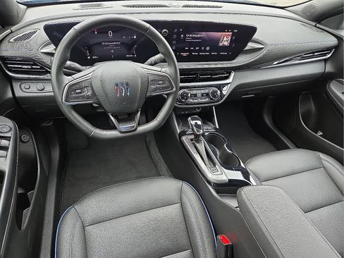 Used 2024 Buick Envista Sport Touring w/ Convenience I Package FWD image 11