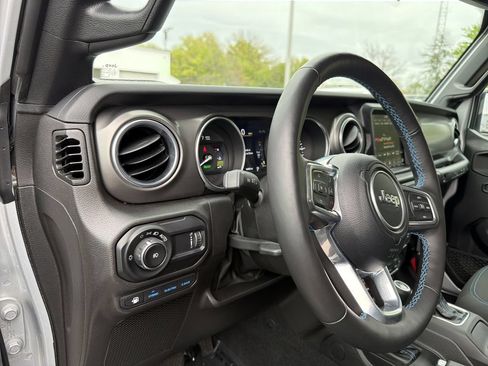 Used 2023 Jeep Wrangler Unlimited Rubicon 4xe w/ Cold Weather Group AWD/4WD image 20