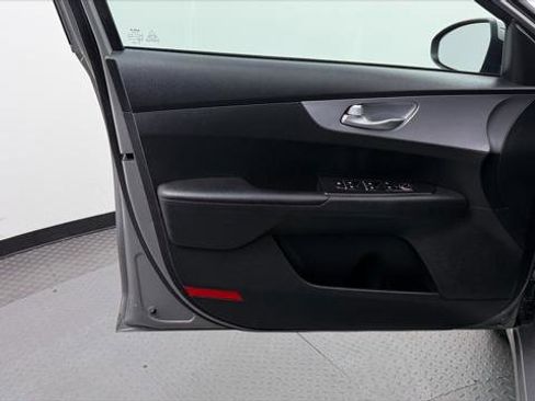 Used 2023 Kia Forte LXS FWD image 13