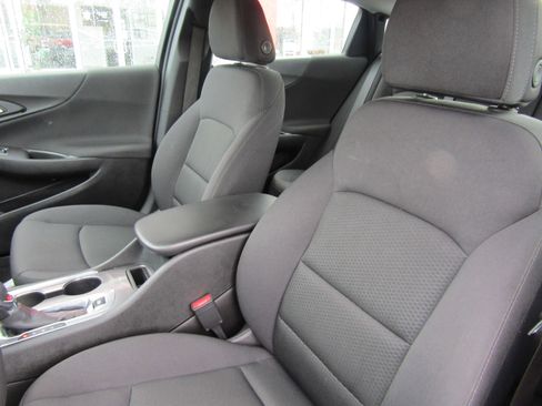 Used 2022 Chevrolet Malibu RS image 11