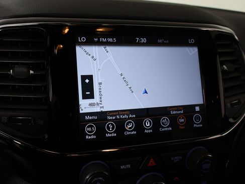 Used 2019 Jeep Grand Cherokee Altitude image 7