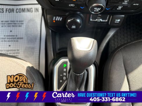 Used 2023 Jeep Renegade Latitude w/ Premium Group AWD/4WD image 21