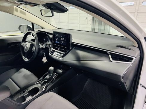 Used 2023 Toyota Corolla LE image 29
