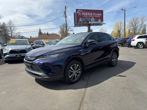 Used 2021 Toyota Venza LE w/ Carpet Mat Package (TMS) image 2