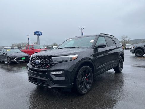 Used 2024 Ford Explorer ST w/ Technology Package image 34