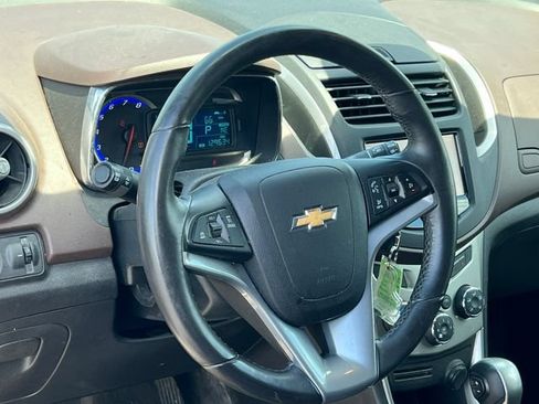 Used 2016 Chevrolet Trax LT w/ LT Convenience Package AWD/4WD image 16