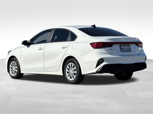 Used 2024 Kia Forte LX FWD image 3