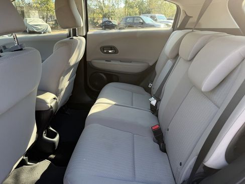 Used 2017 Honda HR-V LX image 11