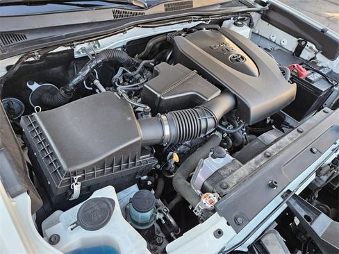 Used 2023 Toyota Tacoma TRD Off-Road image 17