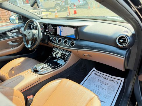 Used 2017 Mercedes-Benz E 300 4MATIC image 44