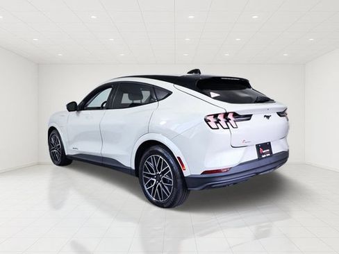 Certified 2025 Ford Mustang Mach-E Premium AWD/4WD image 4