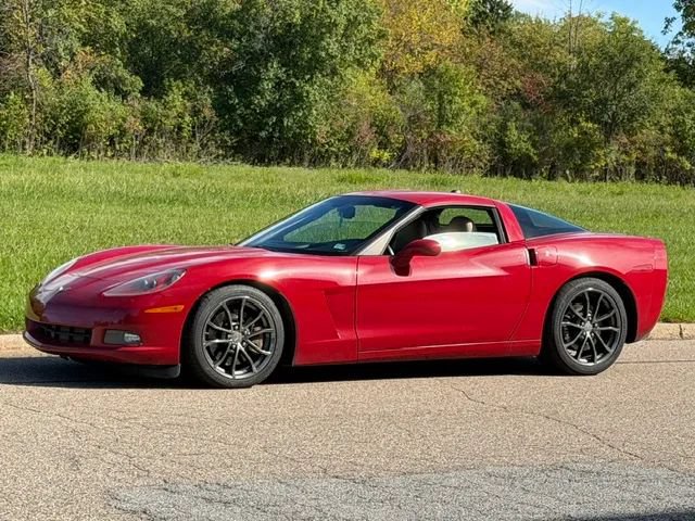 Used 2005 Chevrolet Corvette Coupe w/ Preferred Equipment Group RWD image 31