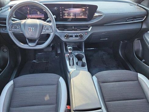 Used 2024 Buick Envista Preferred w/ Convenience II Package FWD image 16