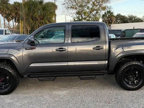 Used 2021 Toyota Tacoma SR AWD/4WD image 12