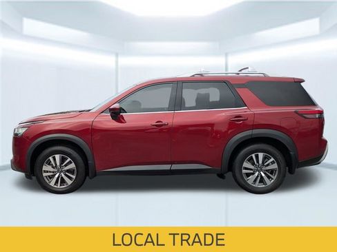 Used 2023 Nissan Pathfinder SL w/ Black Appearance Package image 2