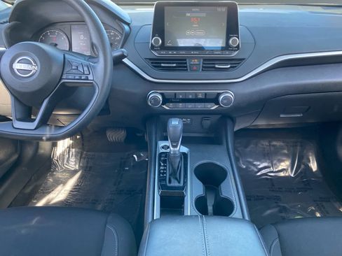 Used 2025 Nissan Altima 2.5 S image 11