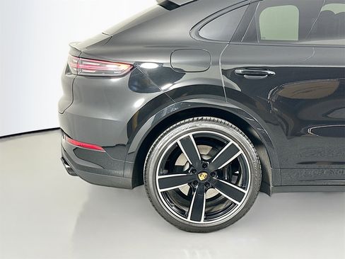Certified 2023 Porsche Cayenne Turbo image 13