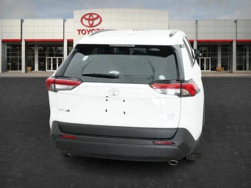New 2025 Toyota RAV4 XLE image 18