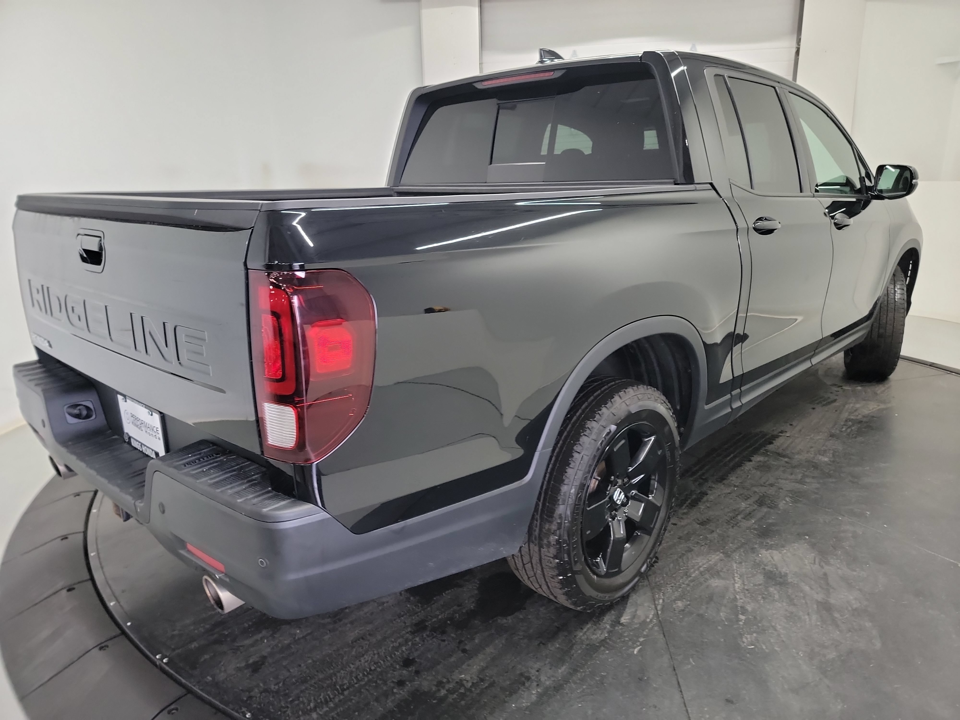 Used 2024 Honda Ridgeline Black Edition image 9