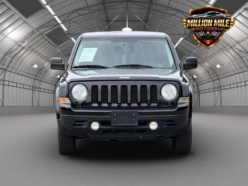 Used 2012 Jeep Patriot Latitude FWD image 5