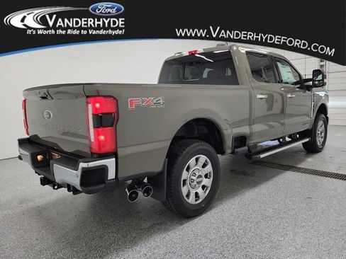 New 2026 Ford F250 Lariat w/ Lariat Premium Package image 3