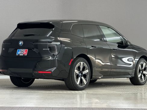 Used 2025 BMW iX xDrive50 w/ Sport Package AWD/4WD image 8