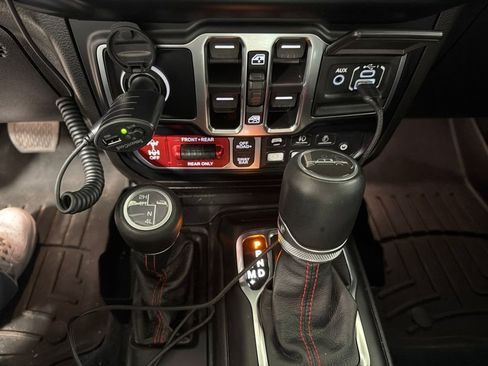 Used 2023 Jeep Gladiator Rubicon w/ LED Lighting Group AWD/4WD image 42