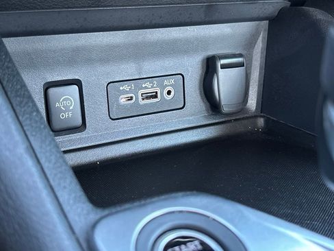 Used 2025 Nissan Sentra SV image 22