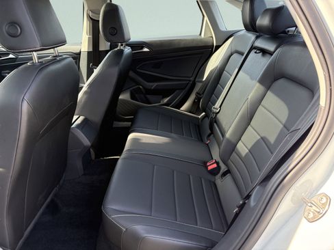 Used 2023 Volkswagen Jetta SE FWD image 11