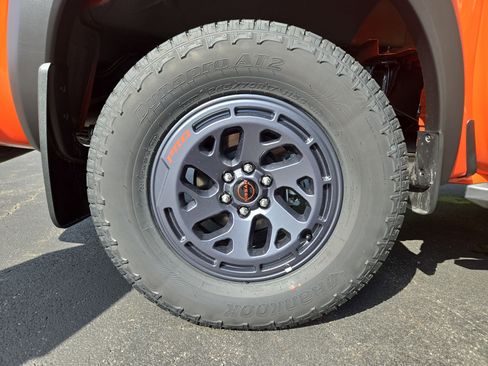 New 2025 Nissan Frontier PRO-4X w/ Pro Convenience Package image 9