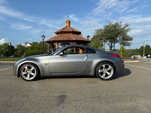 Used 2006 Nissan 350Z Track w/ (N93) Cargo Convenience Pkg image 8