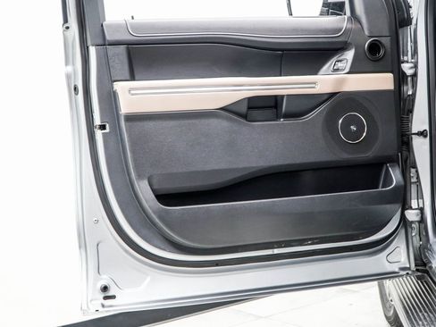 Used 2024 Ford Expedition Max Limited image 45