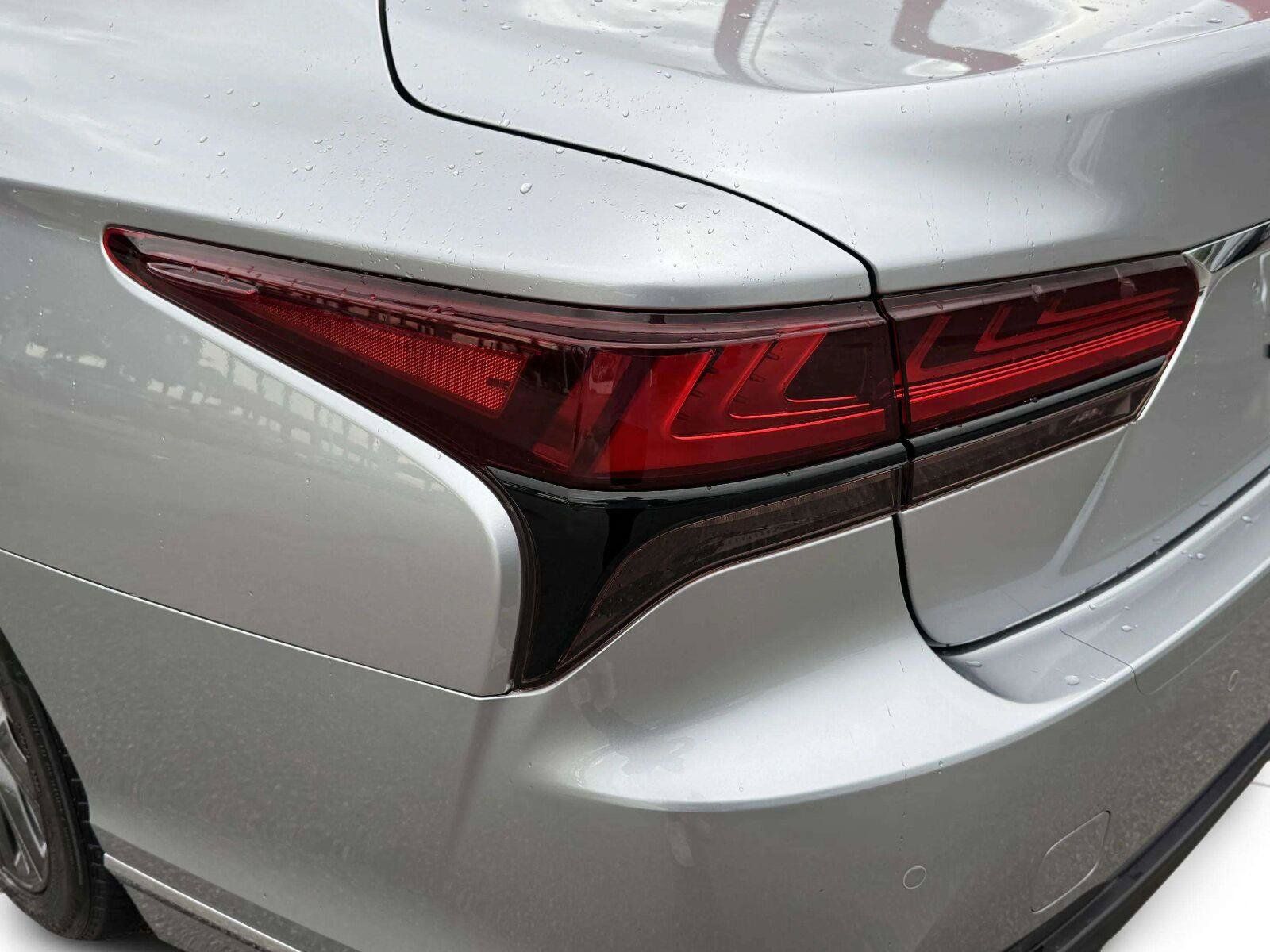 Used 2023 Lexus LS 500 w/ Interior Upgrade Package RWD image 14