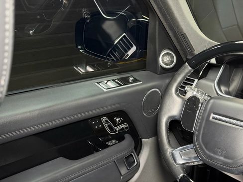 Used 2020 Land Rover Range Rover HSE image 32