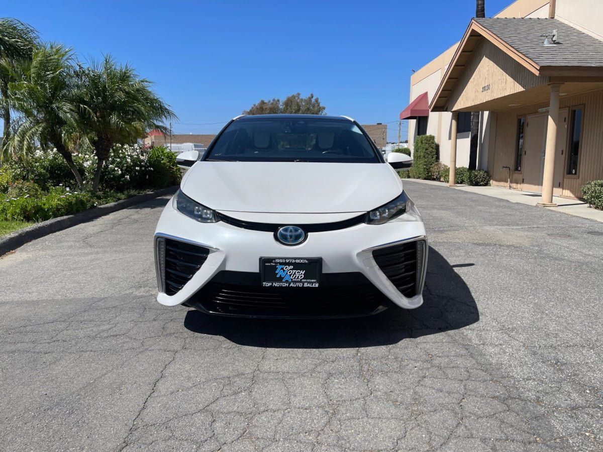 Used 2016 Toyota Mirai FWD image 3