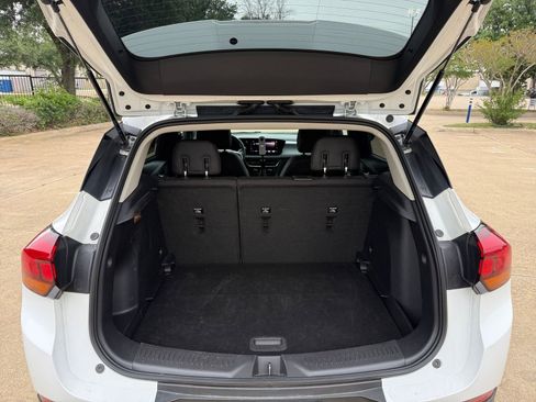 Used 2025 Buick Encore GX Preferred AWD/4WD image 32
